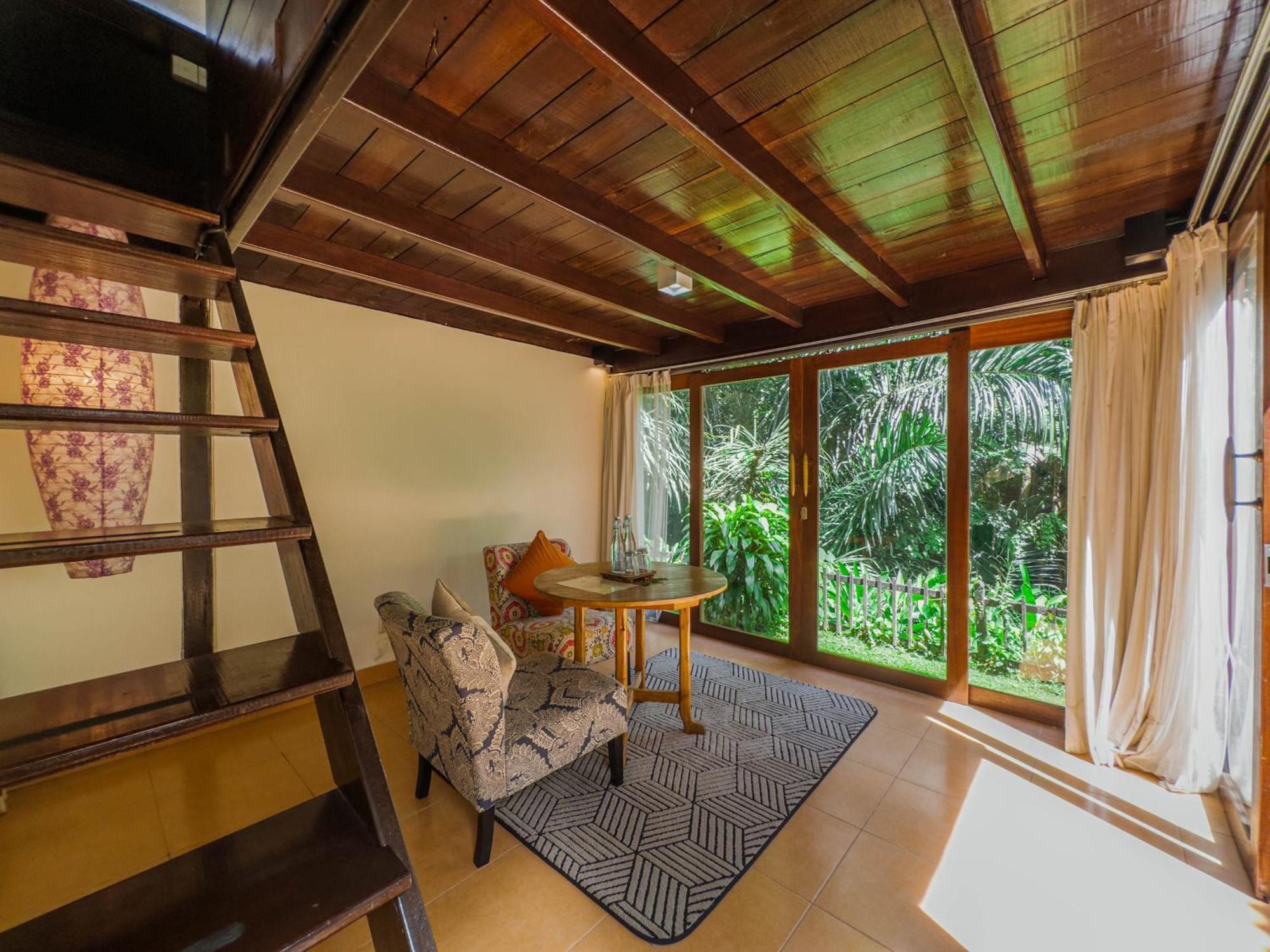 Ubud Sari Health Resort Екстер'єр фото