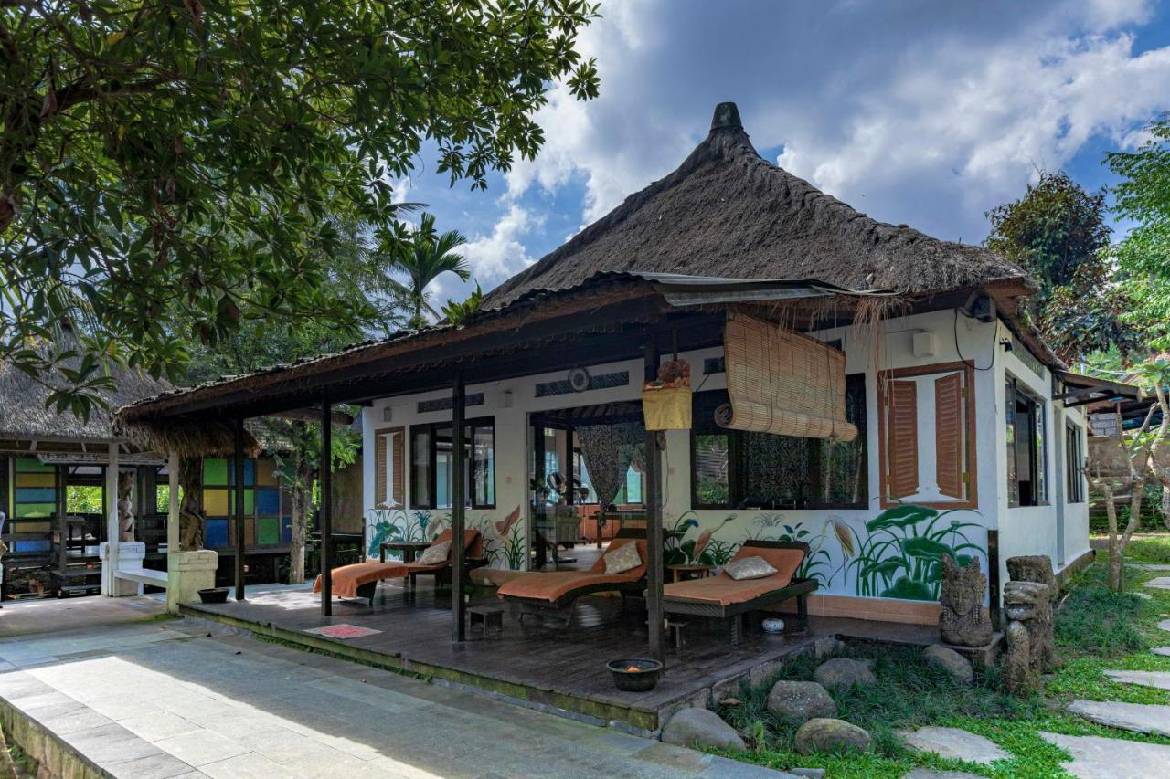 Ubud Sari Health Resort Екстер'єр фото